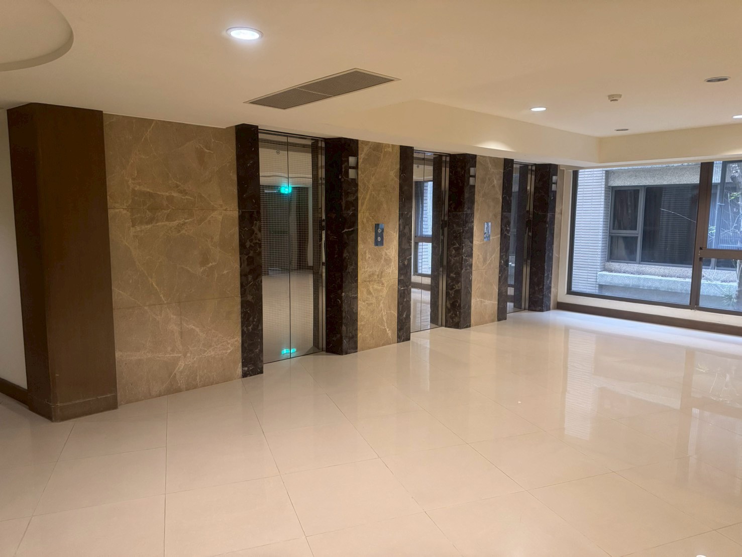 �Ϫi�D�H�D���s��z�D�W�~�D���ϡD�Ϫi������