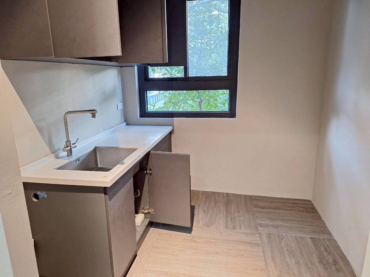 ��f�ӧQ���G�q���s��z�D���Ž�(JB7)