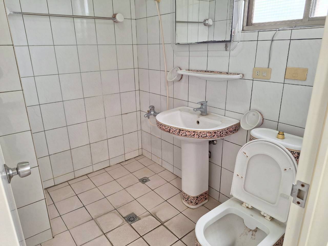 �������T�Ъ����񨮦�D�t�޲z�O(D34)