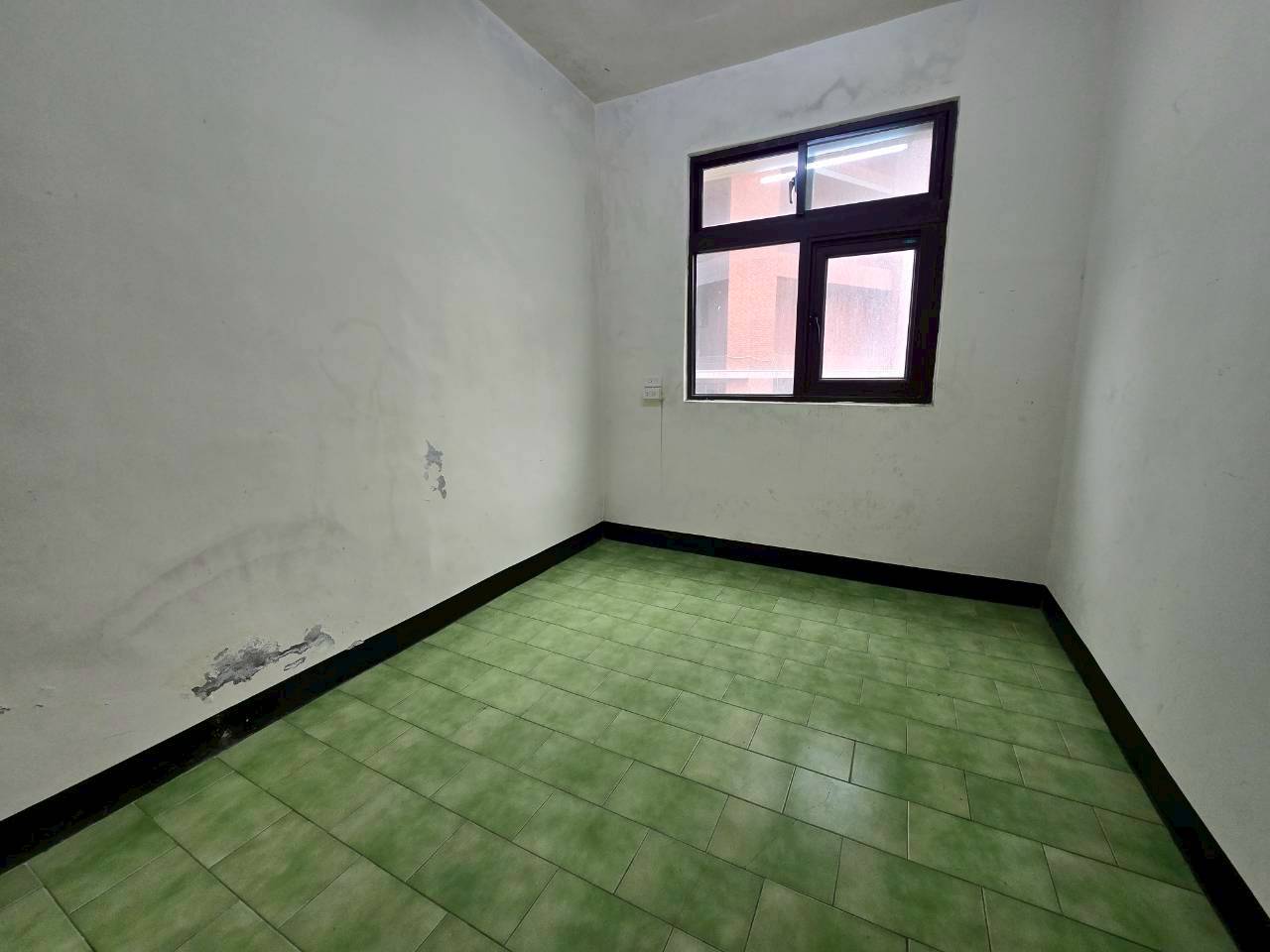 ���Y�e�ˡD��ɥX���D�i�u�@�ǡD�ۦ�����(JB101)