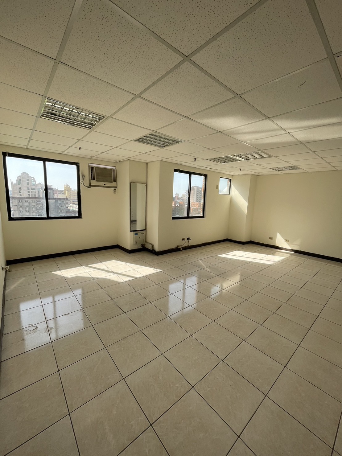 �񥨫��D�F�j���G�q�D���Ӽh�D���j���D�����񨮦�(F36)