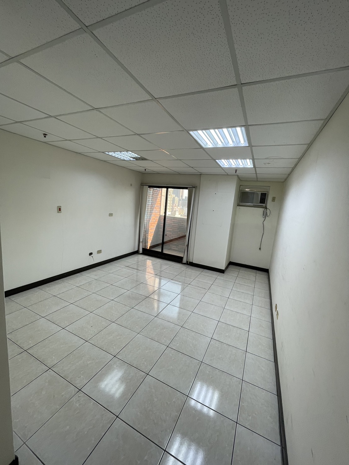 �񥨫��D�F�j���G�q�D���Ӽh�D���j���D�����񨮦�(F36)