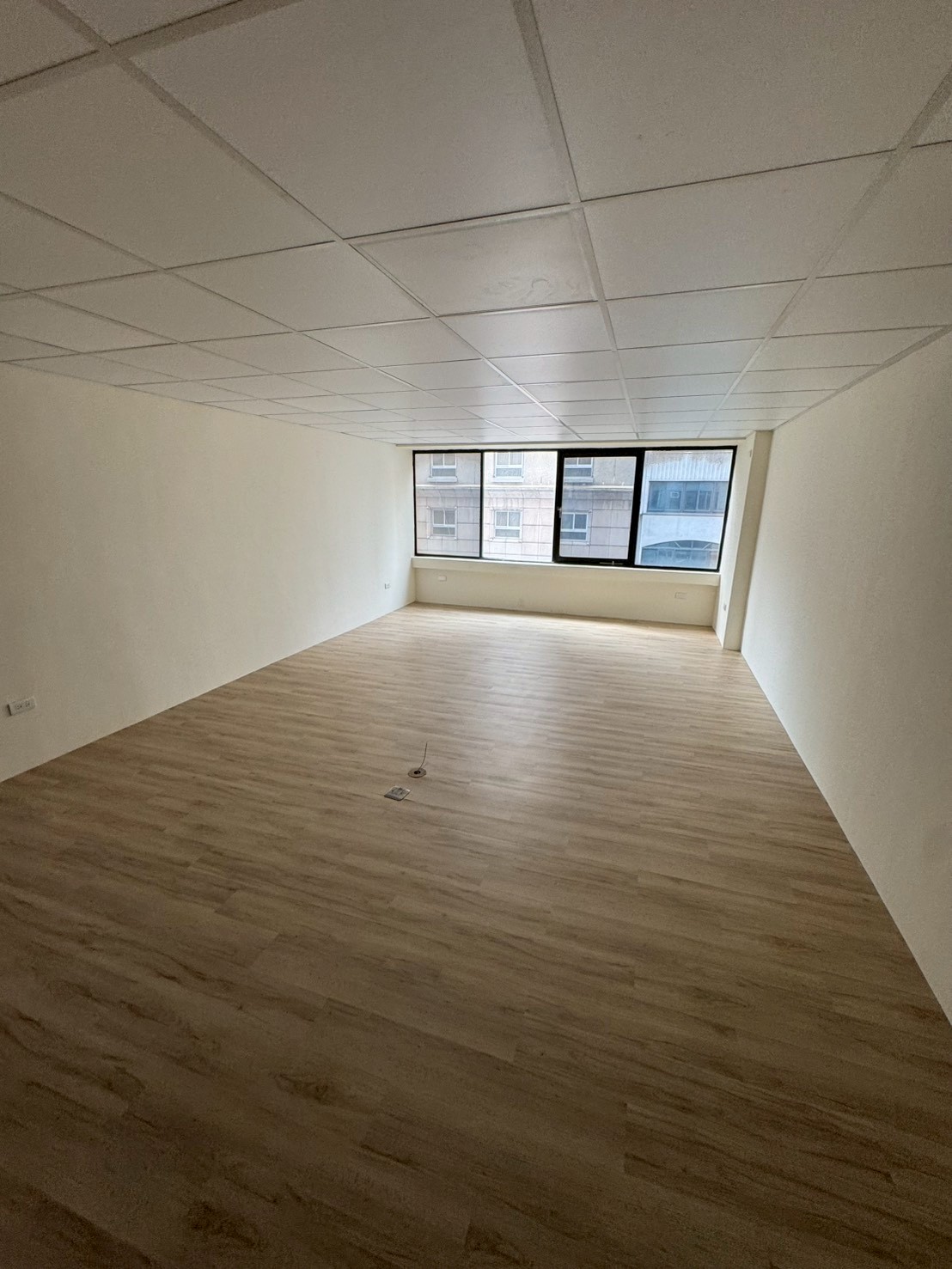 �񥨫��D�g�T�ѤU�D�p�W�ƿ줽�D�A�ӤH�u�@��(F35)