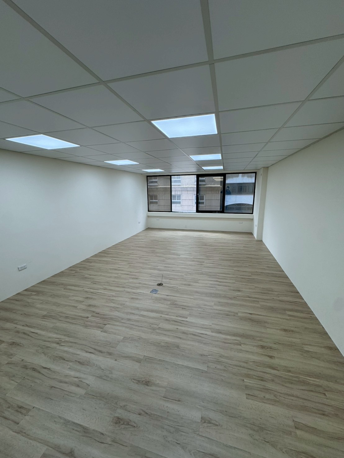 �񥨫��D�g�T�ѤU�D�p�W�ƿ줽�D�A�ӤH�u�@��(F35)