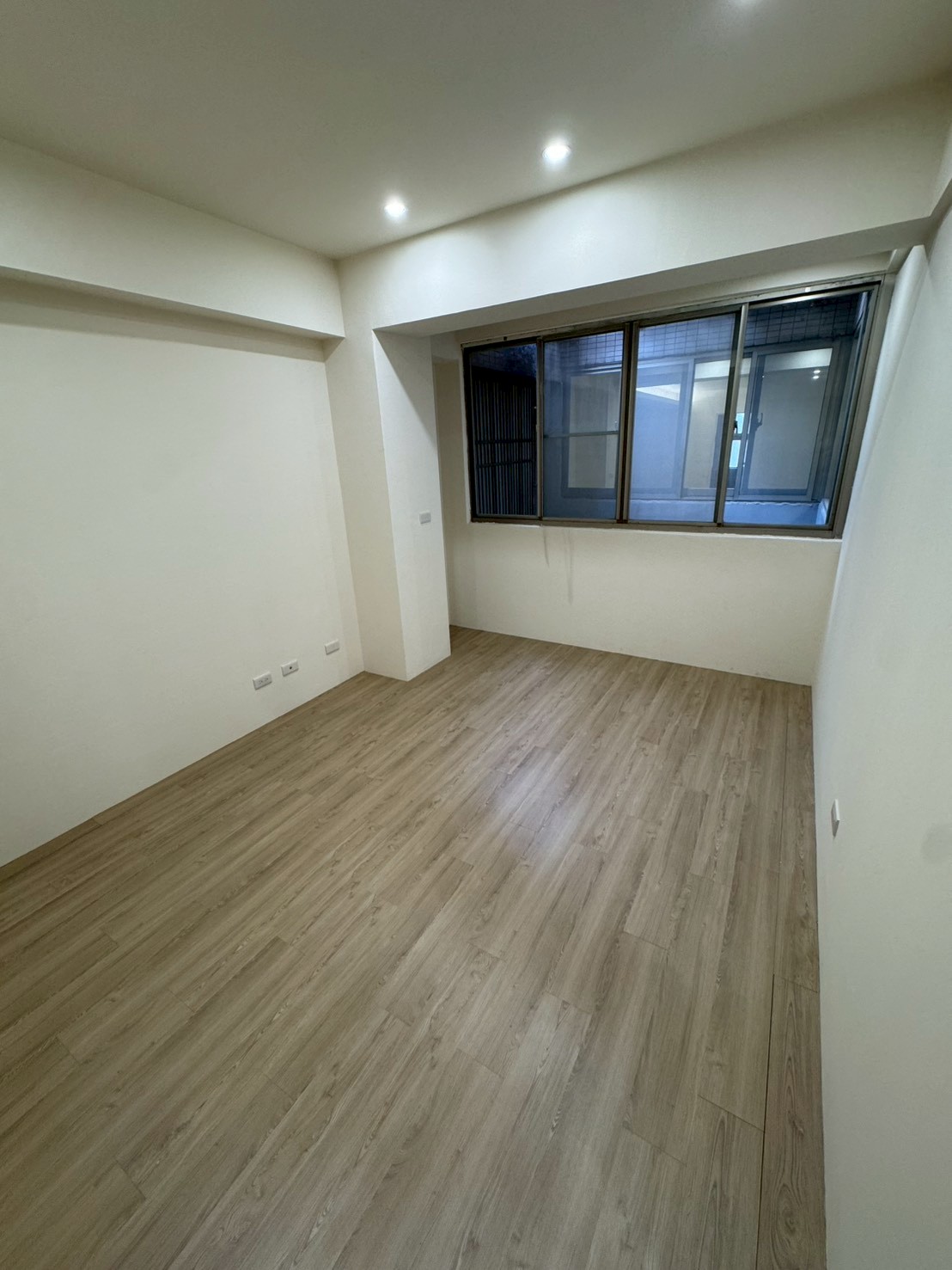 ���ڸ��D�񥨫��D�j�W����D���Ϣ��СD�íѥi��(F143)