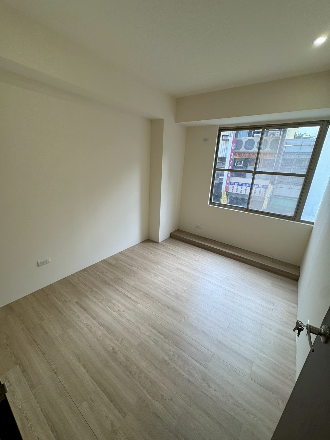 ���ڸ��D�񥨫��D�j�W����D���Ϣ��СD�íѥi��(F143)