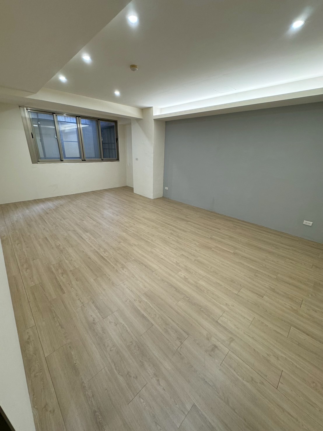 ���ڸ��D�񥨫��D�j�W����D���Ϣ��СD�íѥi��(F143)