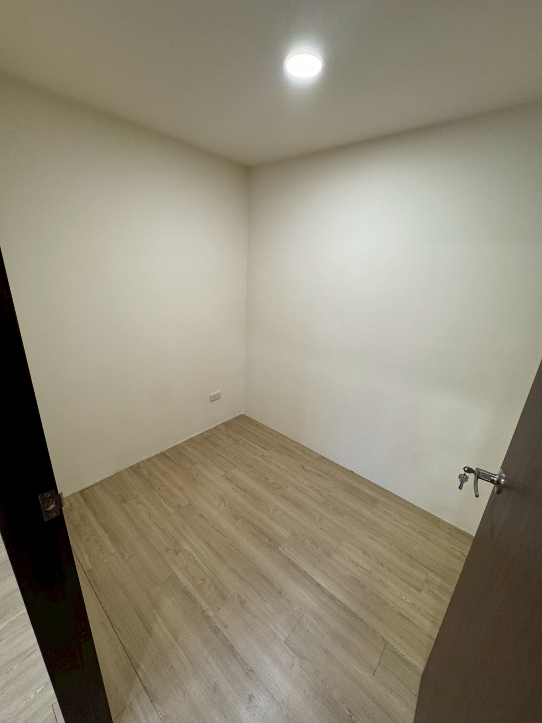 ���ڸ��D�񥨫��D�j�W����D���Ϣ��СD�íѥi��(F143)