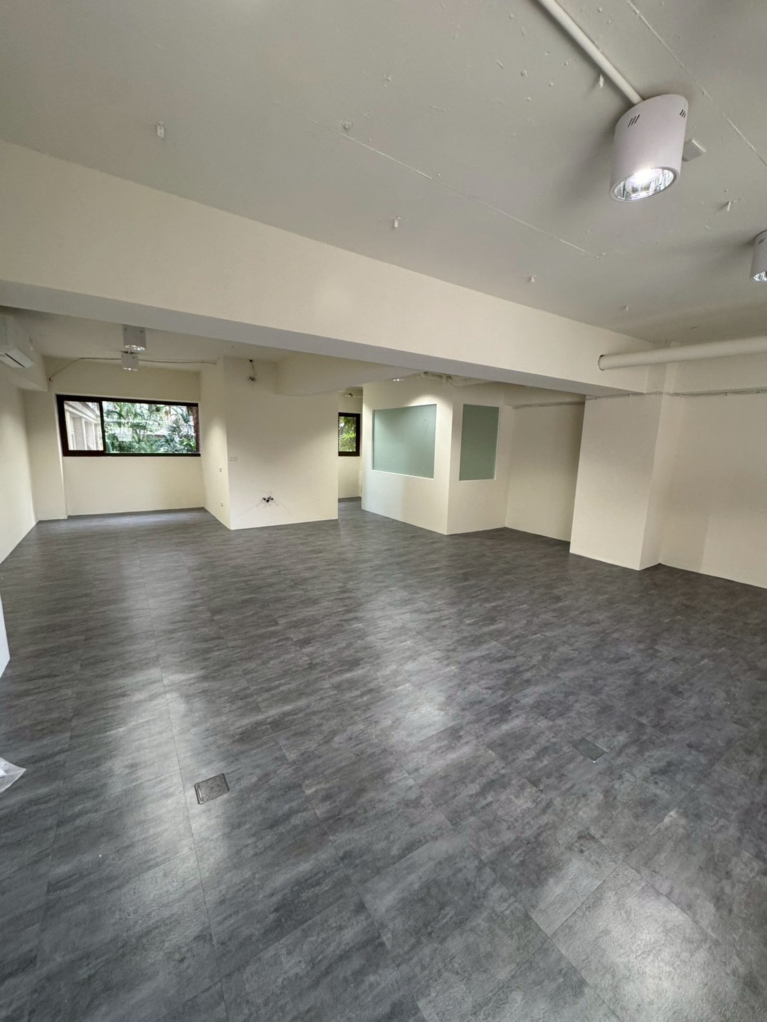 ����21�D�G�ө����D�A�줽�D�u�@��(F80)