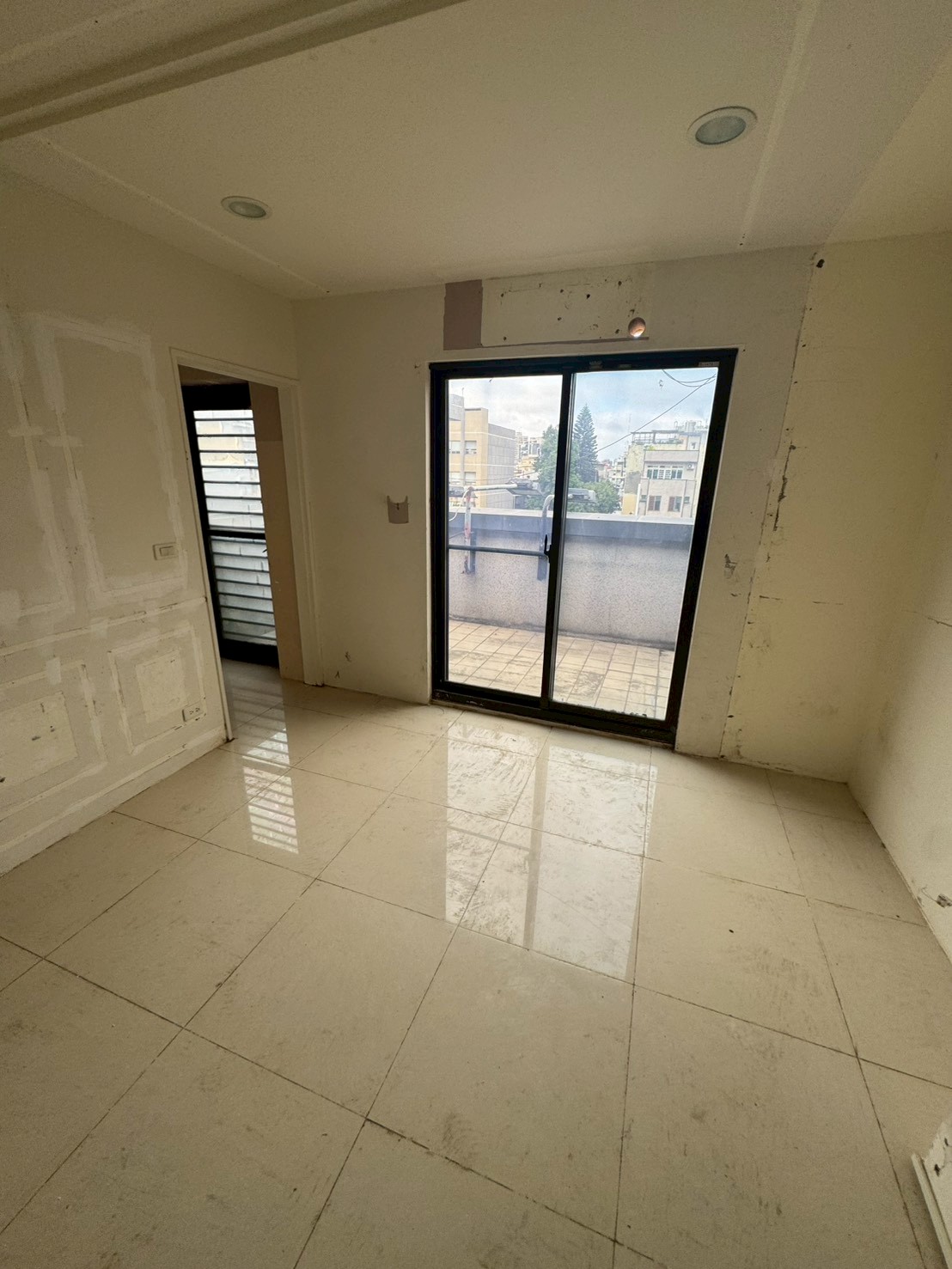 �񥨫��D���g������D�D��ɪ�����(H130)