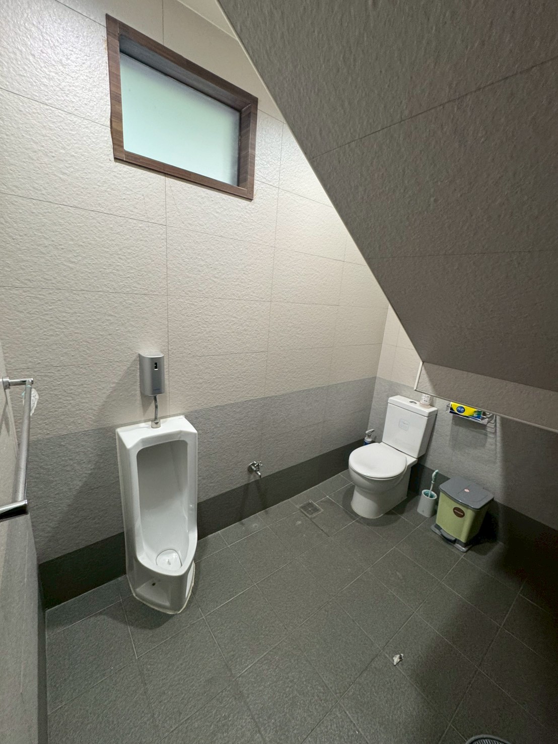 �񥨫��D���g������D�D��ɪ�����(H130)