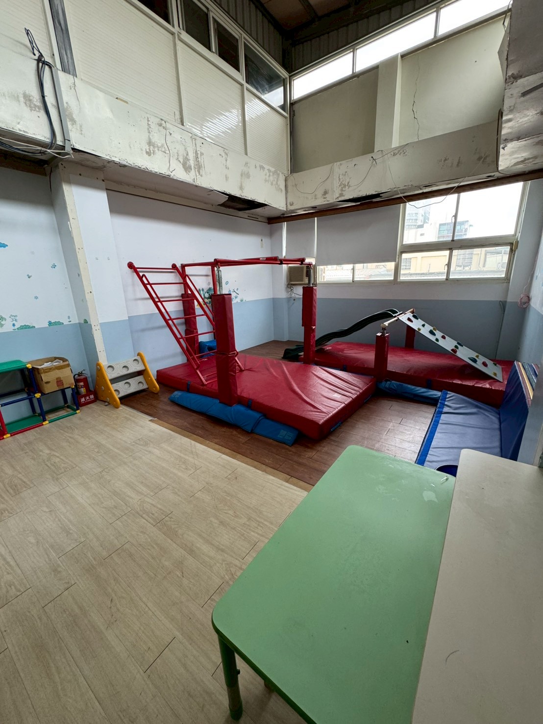 �F�j���G�q�D�W�ɤj�W�ơD�A�j���s����~�D�ɱз~