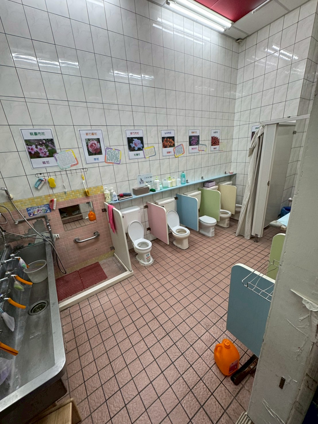 �F�j���G�q�D�W�ɤj�W�ơD�A�j���s����~�D�ɱз~