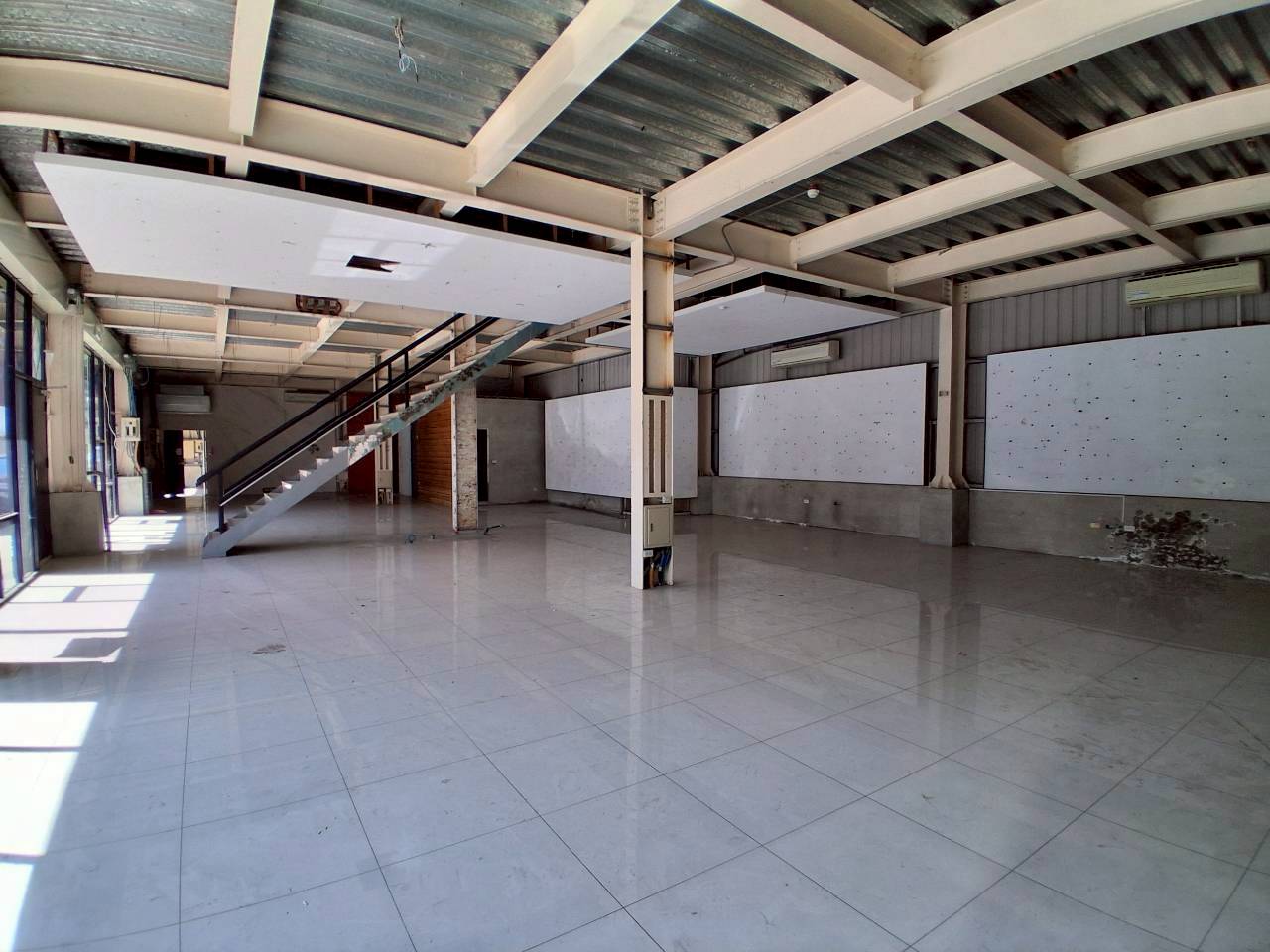 �ߨӵn�j�������Ӱ�/�����T����/�j���e����(JBF32)